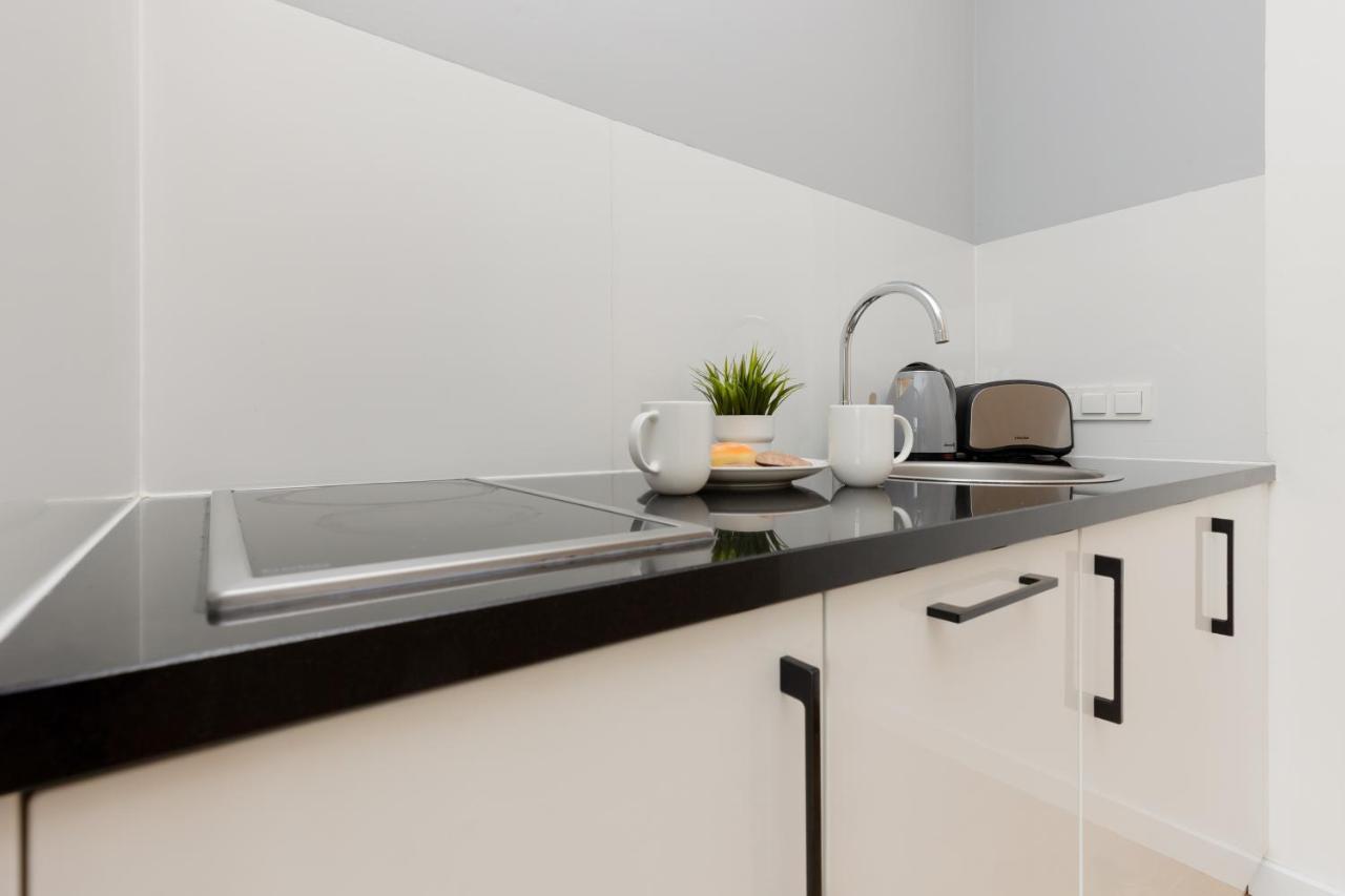 Wola Pet-friendly With Ac Slawinska By Renters Leilighet Warszawa