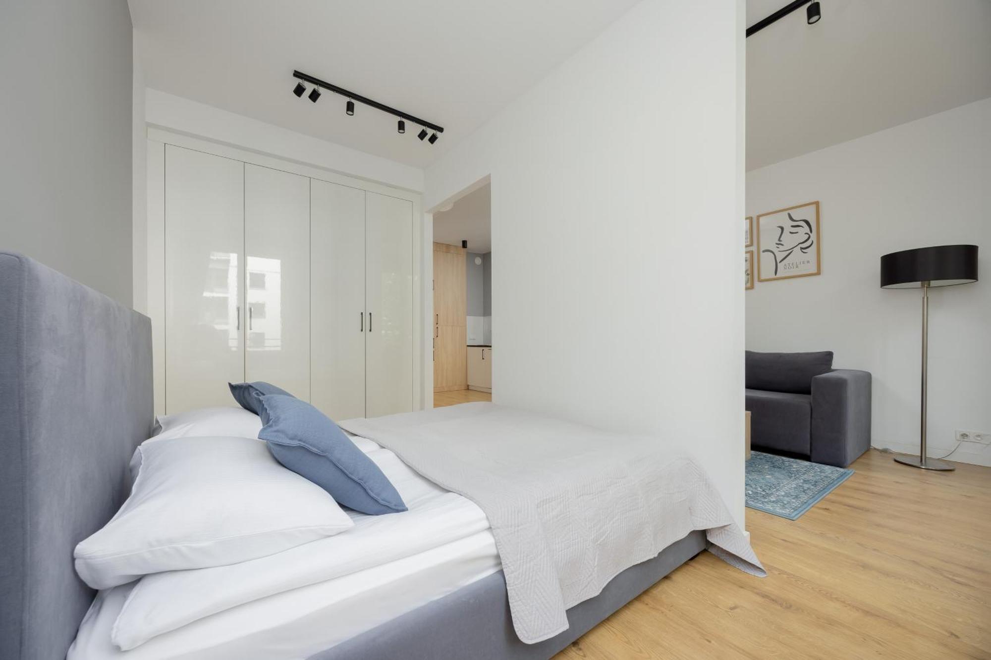 Wola Pet-friendly With Ac Slawinska By Renters Leilighet Warszawa