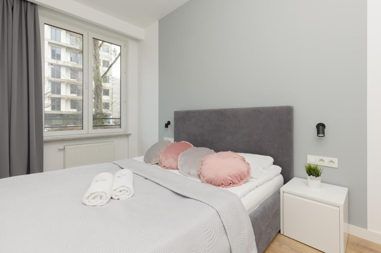 Wola Pet-friendly With Ac Slawinska By Renters Appartement